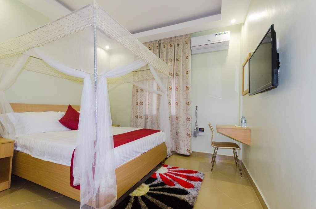 Nyumbani Hotel Кампала Стая снимка